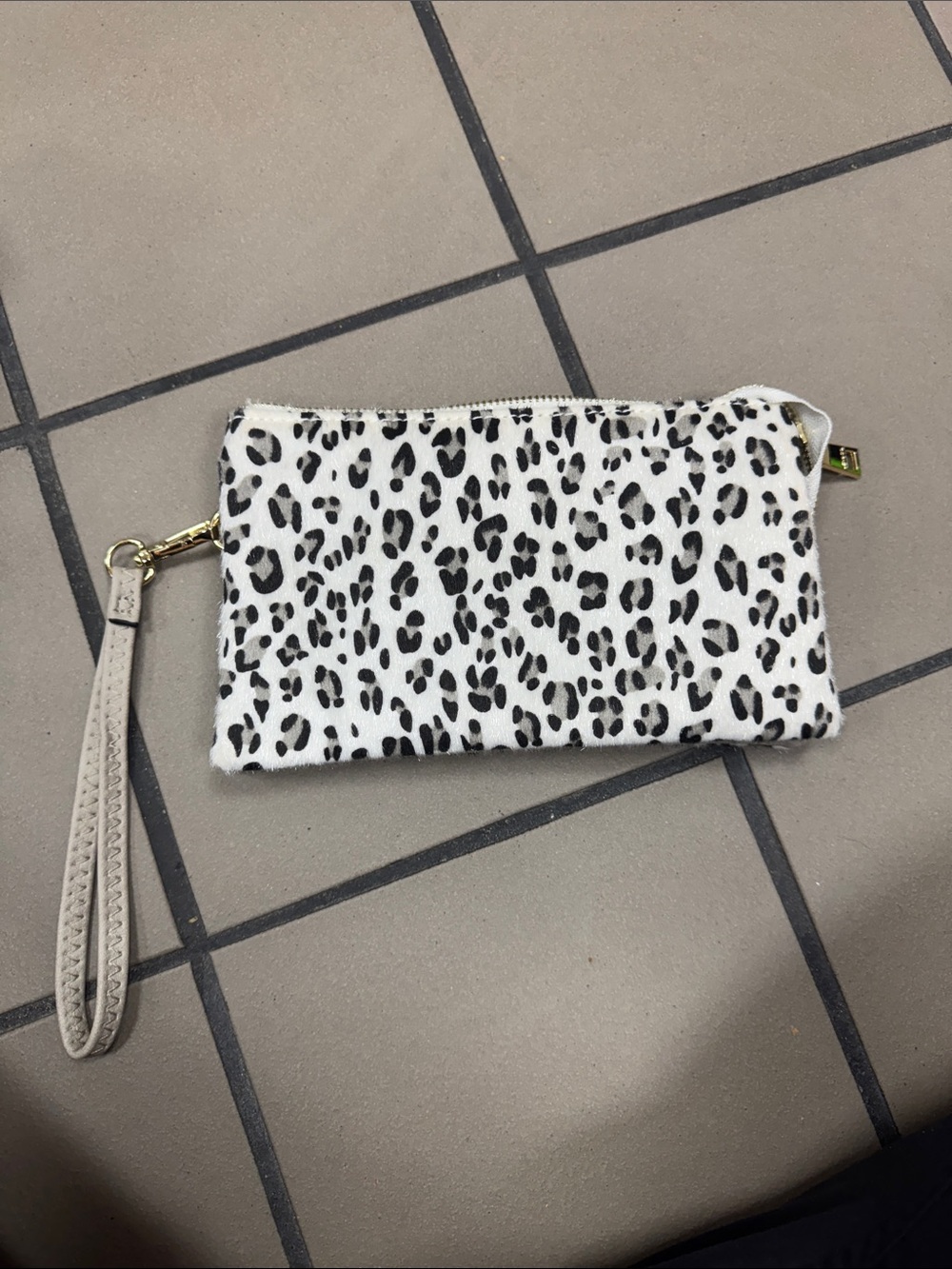 Leopard-Print Wristlet Clutch in White and Black